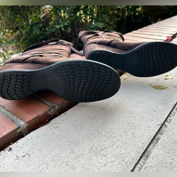 NWT🌷”Me Too” suede wedge boots - Picture 7 of 7